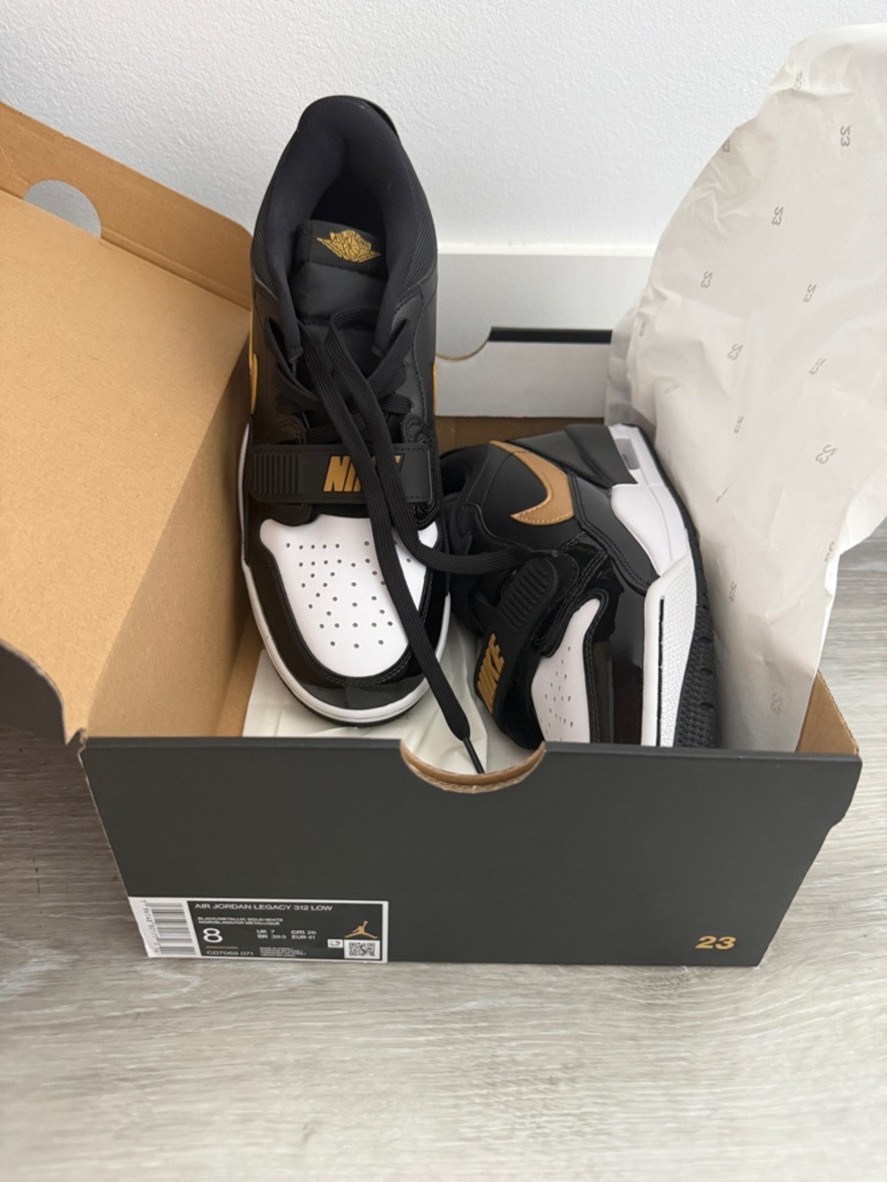 Nike Air Jordan Legacy 312 Low-Top Sneakers Black/Metallic Gold-White Size 8